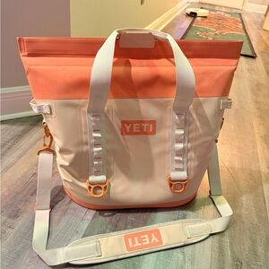 YETI HOPPER 30 - NWT